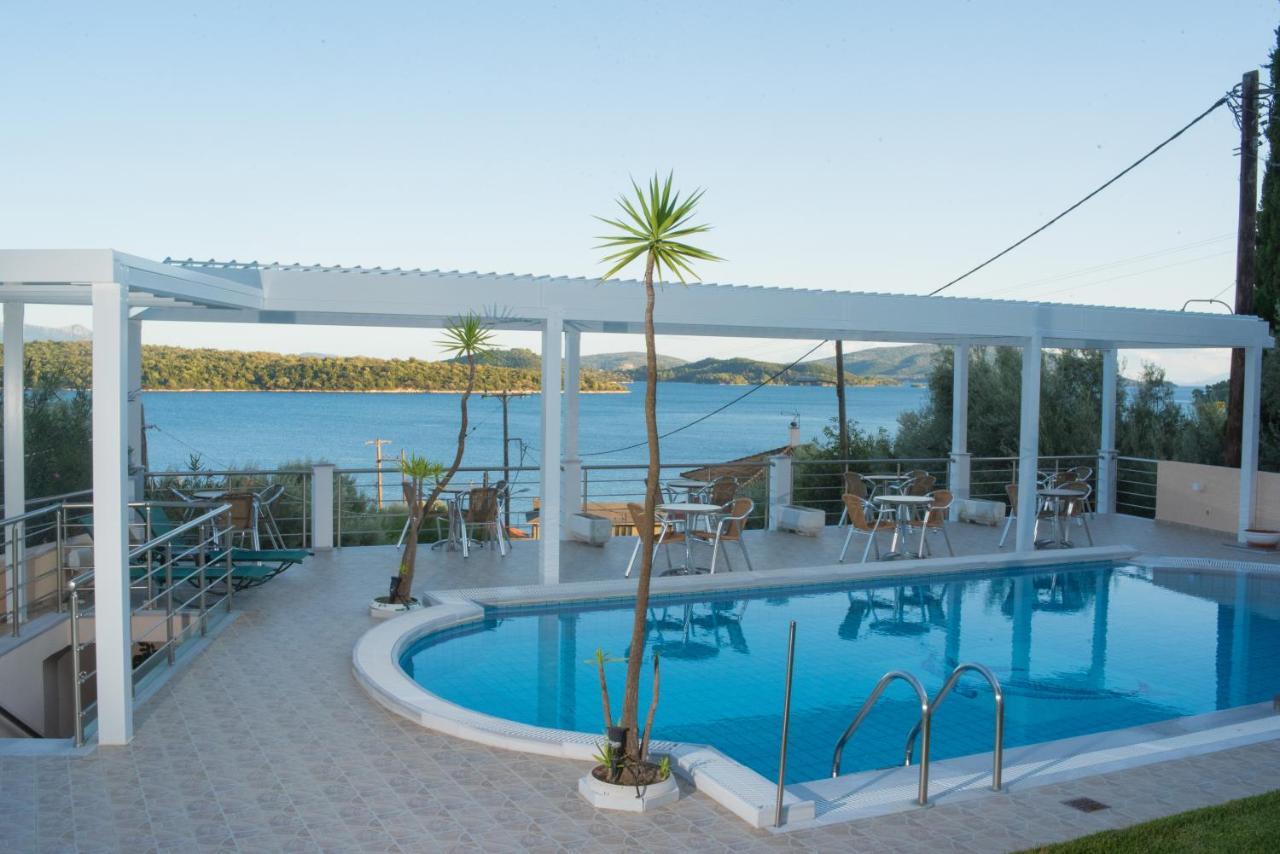 Oasis Hotel Lefkada City Exterior photo